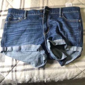 Hollister short-short. High rise